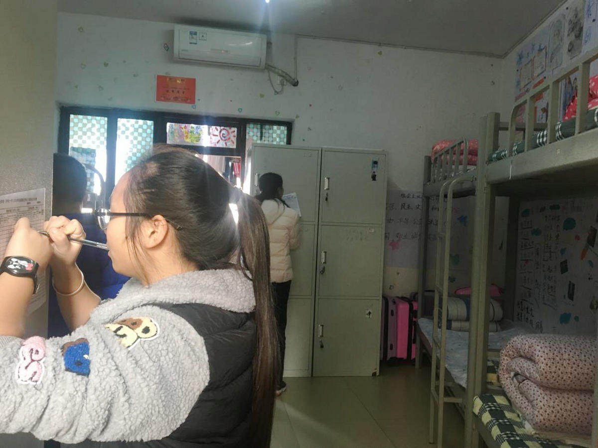 创最美寝室做最美个人2018年秋期寝室美化大赛初中部评分工作圆满结束